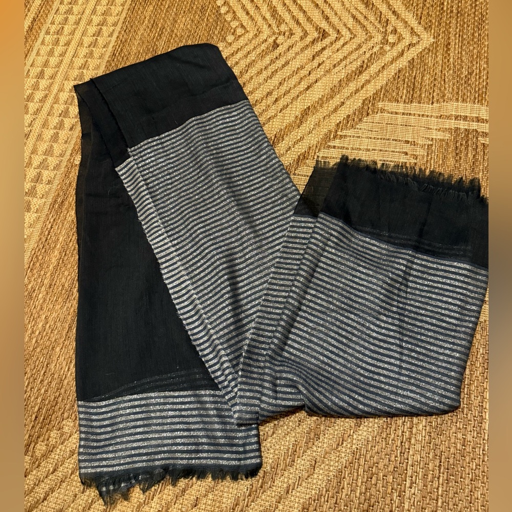 NWOT Navy and silver stipe accent scarf